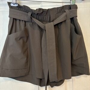 Athleta Skyline Shorts in Arbor Olive Size 4 Pockets Belted NWOT